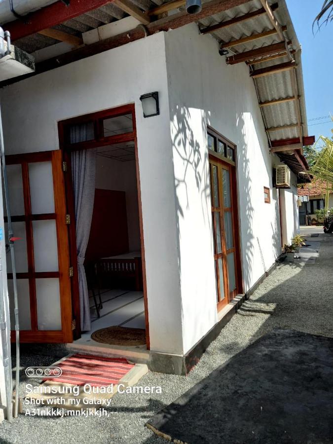 La-Vira Beach Villa Hikkaduwa Luaran gambar